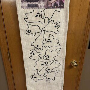 Rachel Zoe Halloween Black Outlined Ghosts Table Runner w/tassels NWT 16 x 90"